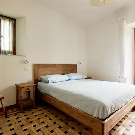 Lou Porti -Agriturismo A Monterosso Grana مزرعة للإقامة *